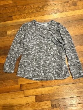32 Degrees Gray Digital Camo Long Sleeve Tee
